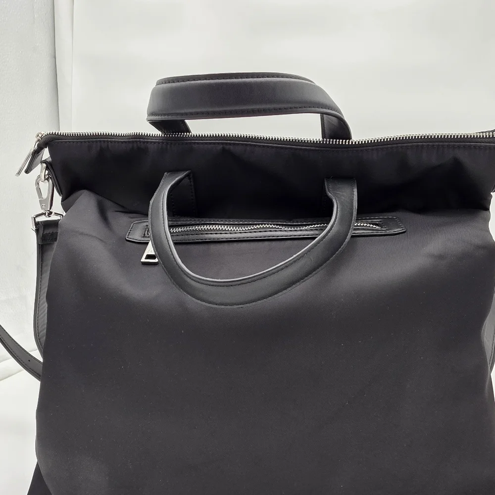 Reiss Carlton Nylon Black Messenger Bag - Picture 11 of 16